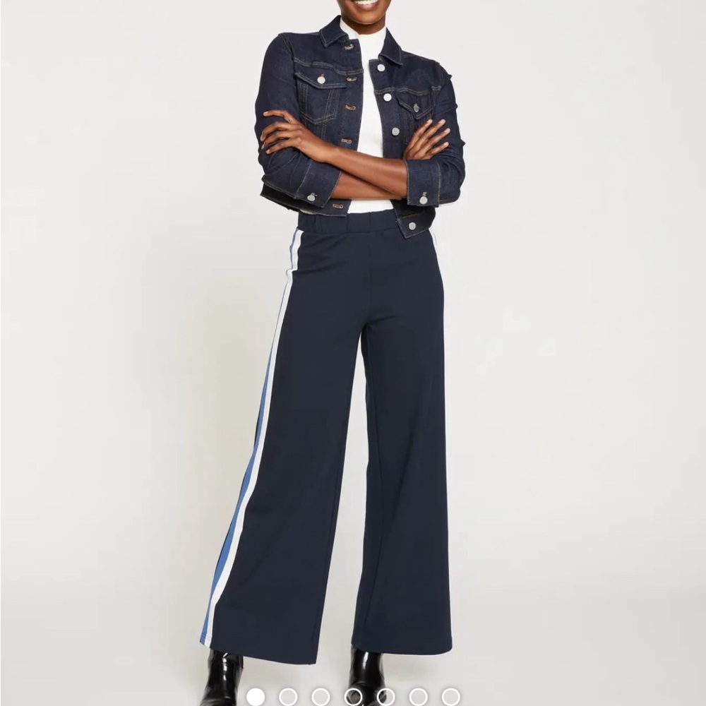 NWT Universal Standard Stephanie pants, XS 33inch seam. Navy blue